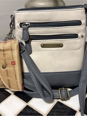 Stone Mountain Accessories Two-Tone Cream and Gray Crossbody Purse